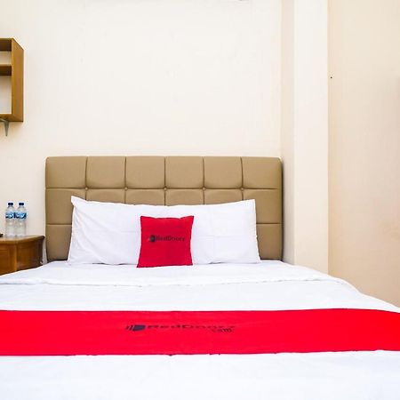 Reddoorz Syariah @ Griya Thamrin Manahan Solo Bagian luar foto