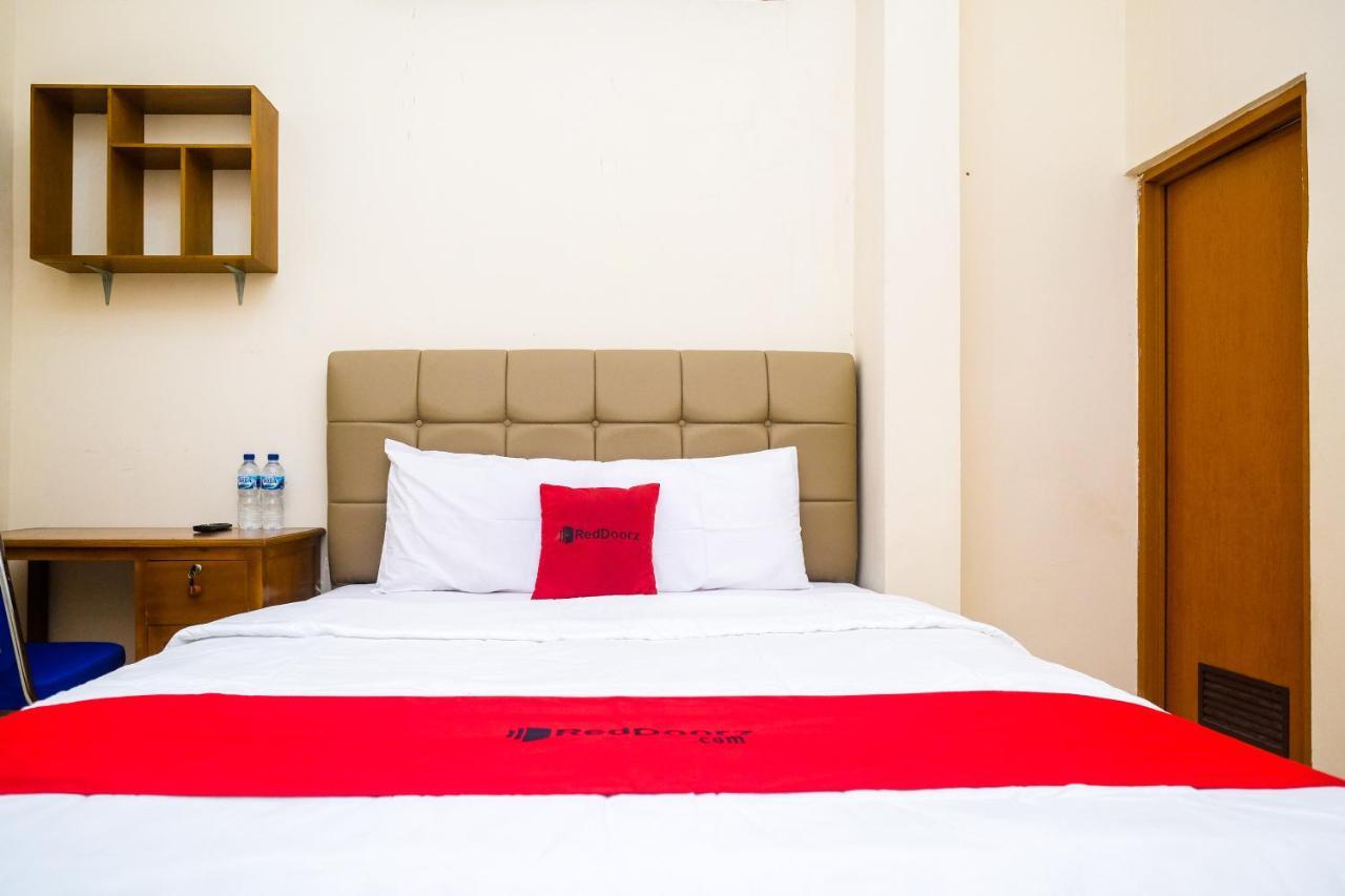 Reddoorz Syariah @ Griya Thamrin Manahan Solo Bagian luar foto